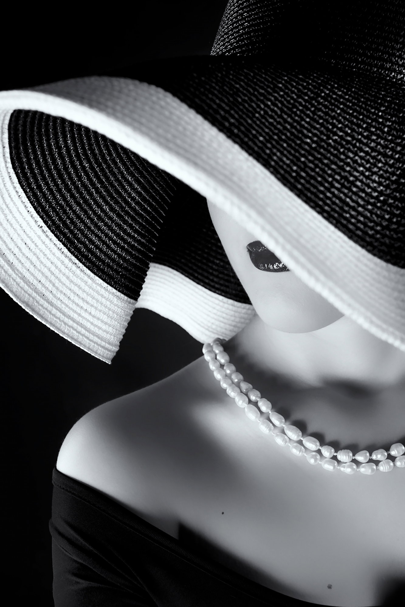 Classic Hat And Pearls