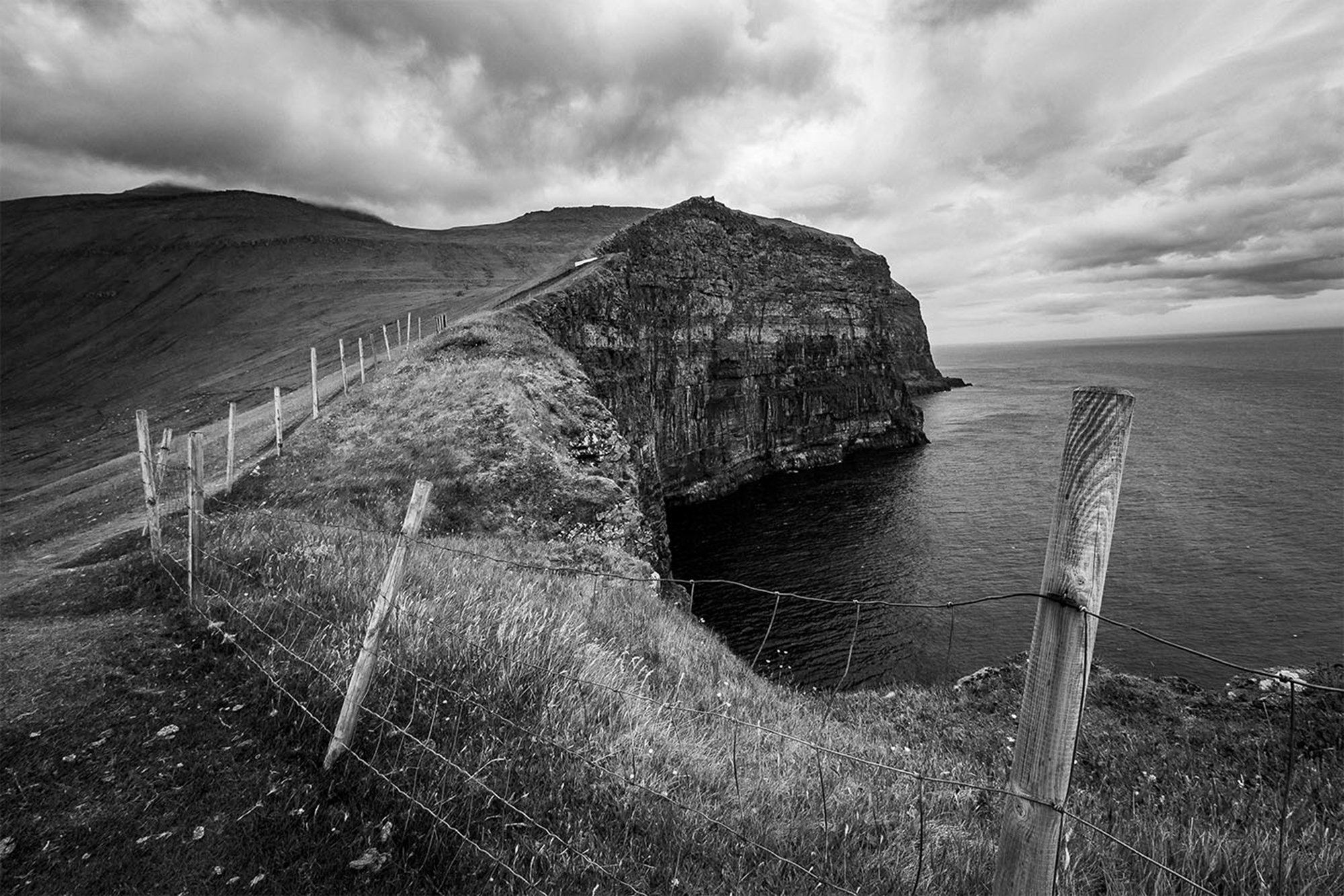 Fences near Gjógv
